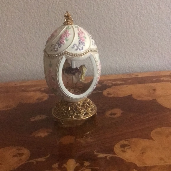 Franklin Mint TFM 1996 Carousel Horse Music Box - Picture 3 of 11